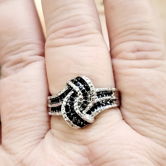 Womens Sterling Silver Black CZ Knot Ring - Picture 3 of 8